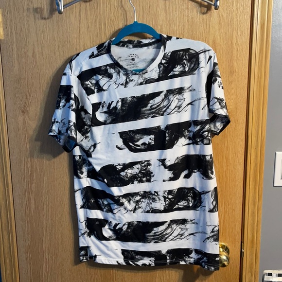 Men’s shirt size medium US - Picture 1 of 3